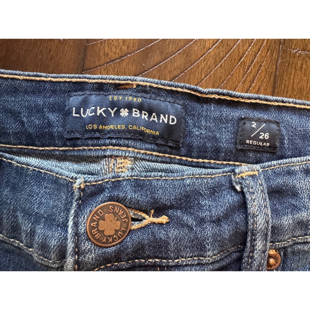 Lucky Brand Sweet Straight Women's Jeans Medium Wash Size 2/26 Regular - Picture 3 of 5